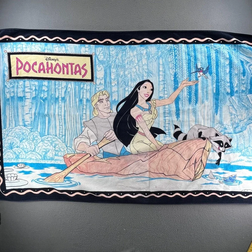 Disney kids Beach Towel 100%‎ Cotton 31x56 Vintage 90s Pocahontas Movie Meeko